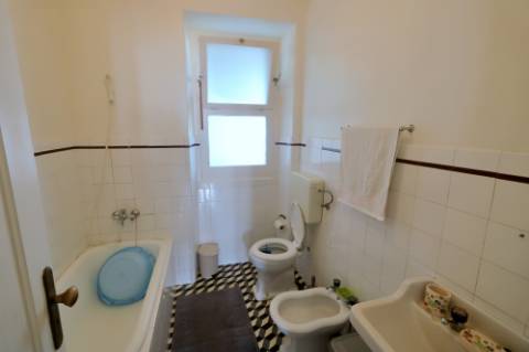 VENDA de VIVENDA - MORADIA com garagem, jardim e quintal - Santa Bárbara, Ribeira Grande, Ilha de São Miguel, Açores