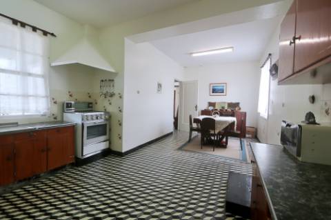 VENDA de VIVENDA - MORADIA com garagem, jardim e quintal - Santa Bárbara, Ribeira Grande, Ilha de São Miguel, Açores