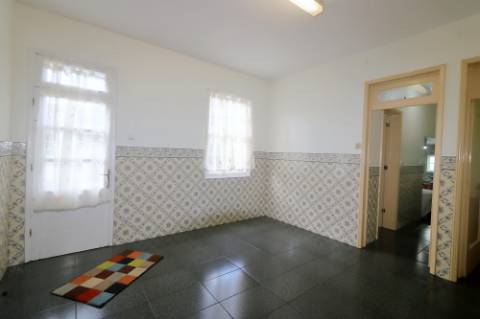 VENDA de VIVENDA - MORADIA com garagem, jardim e quintal - Santa Bárbara, Ribeira Grande, Ilha de São Miguel, Açores