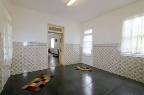 VENDA de VIVENDA - MORADIA com garagem, jardim e quintal - Santa Bárbara, Ribeira Grande, Ilha de São Miguel, Açores