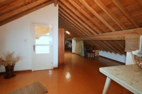 VENDA de VIVENDA - MORADIA com garagem, jardim e quintal - Santa Bárbara, Ribeira Grande, Ilha de São Miguel, Açores