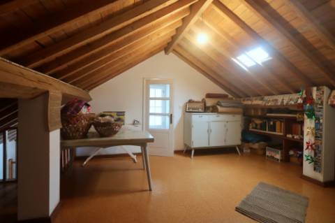 VENDA de VIVENDA - MORADIA com garagem, jardim e quintal - Santa Bárbara, Ribeira Grande, Ilha de São Miguel, Açores