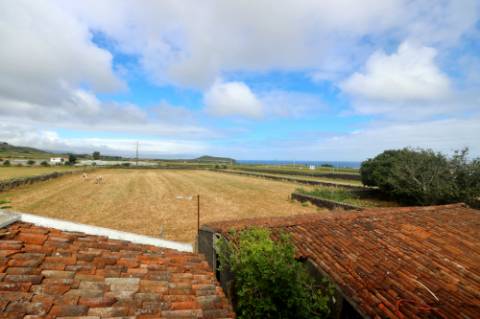 VENDA de VIVENDA - MORADIA com garagem, jardim e quintal - Santa Bárbara, Ribeira Grande, Ilha de São Miguel, Açores