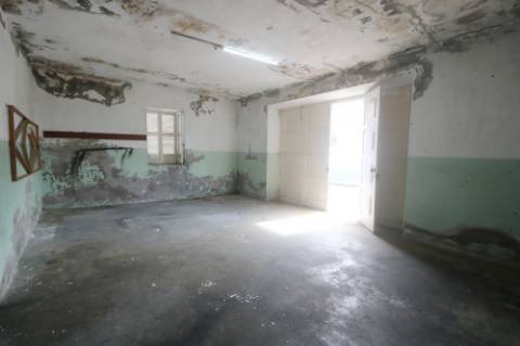 VENDA de VIVENDA - MORADIA com garagem, jardim e quintal - Santa Bárbara, Ribeira Grande, Ilha de São Miguel, Açores