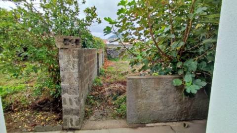 VENDA de VIVENDA - MORADIA com garagem, jardim e quintal - Santa Bárbara, Ribeira Grande, Ilha de São Miguel, Açores