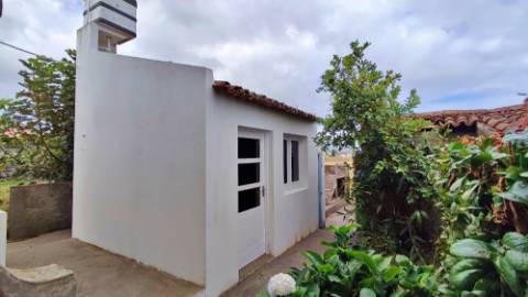 VENDA de VIVENDA - MORADIA com garagem, jardim e quintal - Santa Bárbara, Ribeira Grande, Ilha de São Miguel, Açores