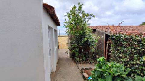 VENDA de VIVENDA - MORADIA com garagem, jardim e quintal - Santa Bárbara, Ribeira Grande, Ilha de São Miguel, Açores