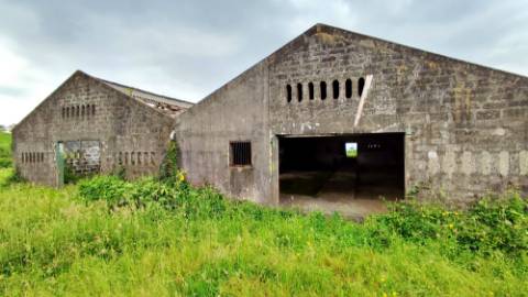 VENDA de TERRENO com VISTA MAR - São Brás, Ribeira Grande, Ilha de São Miguel, Açores