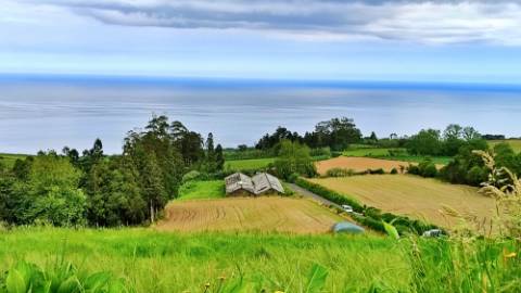 VENDA de TERRENO com VISTA MAR - São Brás, Ribeira Grande, Ilha de São Miguel, Açores
