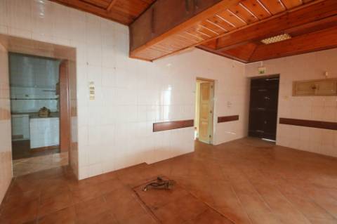 Pequeno ARMAZÉM - ARRECADAÇÃO para ARRENDAR - Arrifes, Ponta Delgada, Ilha de São Miguel, Açores