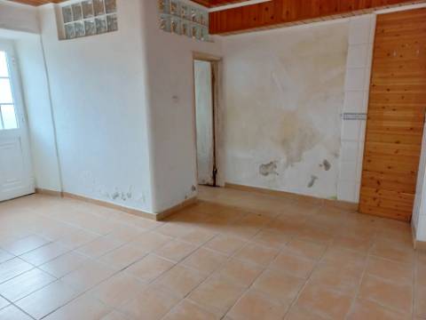 VENDA de APARTAMENTO T1 - Biscoitos, Calheta, Ilha de São Jorge, Açores