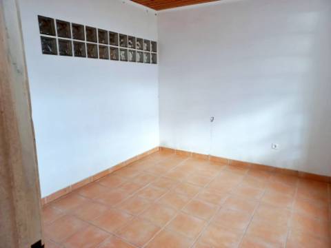 VENDA de APARTAMENTO T1 - Biscoitos, Calheta, Ilha de São Jorge, Açores