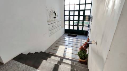 VENDA de ARRECADAÇÃO na cidade de Ponta Delgada, Ilha de São Miguel, Açores