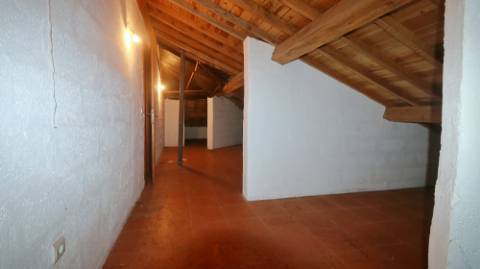 VENDA de ARRECADAÇÃO na cidade de Ponta Delgada, Ilha de São Miguel, Açores