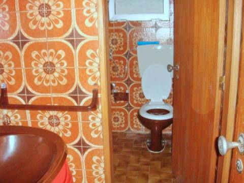 VENDA de PRÉDIO com 2 EDIFÍCIOS e 1 ARMAZÉM - Praia da Vitória, Ilha Terceira, Açores