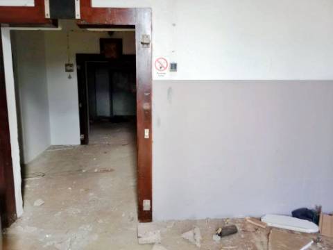 VENDA de PRÉDIO com 2 EDIFÍCIOS e 1 ARMAZÉM - Praia da Vitória, Ilha Terceira, Açores