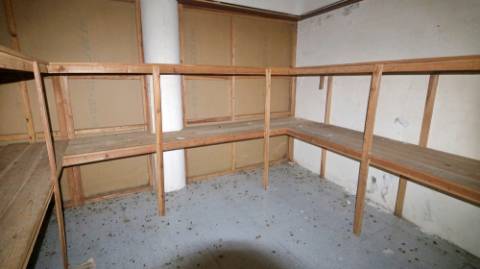 AMPLO EDIFÍCIO para VENDA com ÁREA COMERCIAL, ARMAZÉM e 9 APARTAMENTOS - Ponta Delgada, Ilha de São Miguel, Açores