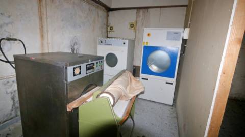 AMPLO EDIFÍCIO para VENDA com ÁREA COMERCIAL, ARMAZÉM e 9 APARTAMENTOS - Ponta Delgada, Ilha de São Miguel, Açores