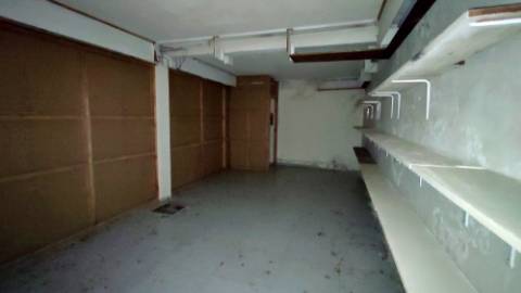 AMPLO EDIFÍCIO para VENDA com ÁREA COMERCIAL, ARMAZÉM e 9 APARTAMENTOS - Ponta Delgada, Ilha de São Miguel, Açores