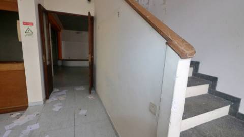 AMPLO EDIFÍCIO para VENDA com ÁREA COMERCIAL, ARMAZÉM e 9 APARTAMENTOS - Ponta Delgada, Ilha de São Miguel, Açores