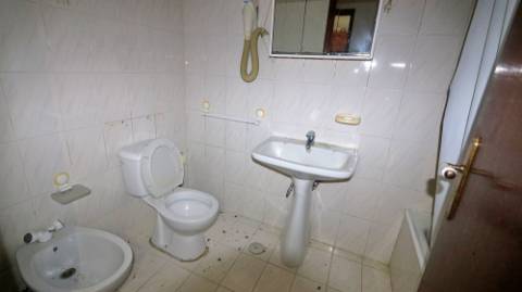 AMPLO EDIFÍCIO para VENDA com ÁREA COMERCIAL, ARMAZÉM e 9 APARTAMENTOS - Ponta Delgada, Ilha de São Miguel, Açores