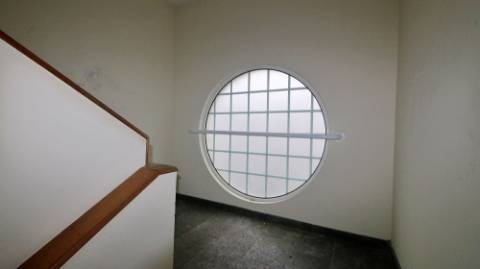 AMPLO EDIFÍCIO para VENDA com ÁREA COMERCIAL, ARMAZÉM e 9 APARTAMENTOS - Ponta Delgada, Ilha de São Miguel, Açores