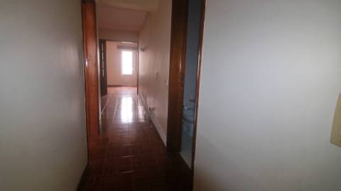 AMPLO EDIFÍCIO para VENDA com ÁREA COMERCIAL, ARMAZÉM e 9 APARTAMENTOS - Ponta Delgada, Ilha de São Miguel, Açores