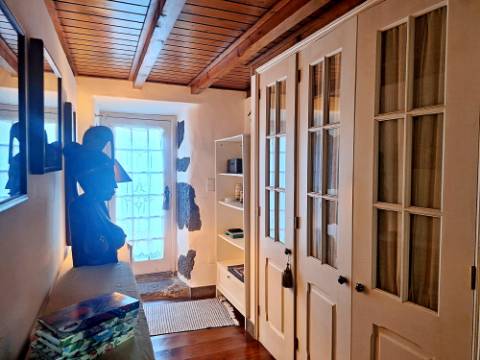 VENDA de AMPLA MORADIA ISOLADA com VASTO JARDIM e TERRENO - Horta, Ilha do Faial, Açores