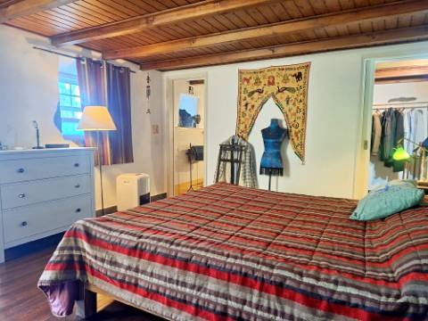 VENDA de AMPLA MORADIA ISOLADA com VASTO JARDIM e TERRENO - Horta, Ilha do Faial, Açores