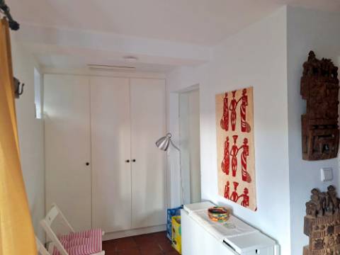 VENDA de AMPLA MORADIA ISOLADA com VASTO JARDIM e TERRENO - Horta, Ilha do Faial, Açores