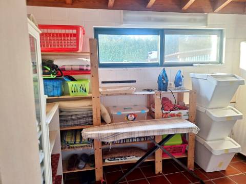 VENDA de AMPLA MORADIA ISOLADA com VASTO JARDIM e TERRENO - Horta, Ilha do Faial, Açores