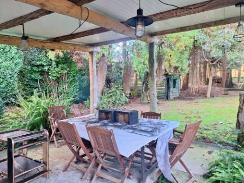 VENDA de AMPLA MORADIA ISOLADA com VASTO JARDIM e TERRENO - Horta, Ilha do Faial, Açores