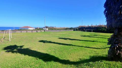 VENDA de VIVENDA - MORADIA à beira-mar, com AMPLO TERRENO, JARDIM e PISCINA - Mosteiros, Ponta Delgada, São Miguel, Açores