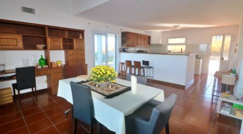 VENDA de VIVENDA - MORADIA à beira-mar, com AMPLO TERRENO, JARDIM e PISCINA - Mosteiros, Ponta Delgada, São Miguel, Açores