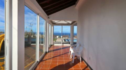 VENDA de VIVENDA - MORADIA à beira-mar, com AMPLO TERRENO, JARDIM e PISCINA - Mosteiros, Ponta Delgada, São Miguel, Açores