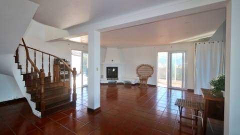 VENDA de VIVENDA - MORADIA à beira-mar, com AMPLO TERRENO, JARDIM e PISCINA - Mosteiros, Ponta Delgada, São Miguel, Açores