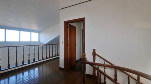 VENDA de VIVENDA - MORADIA à beira-mar, com AMPLO TERRENO, JARDIM e PISCINA - Mosteiros, Ponta Delgada, São Miguel, Açores