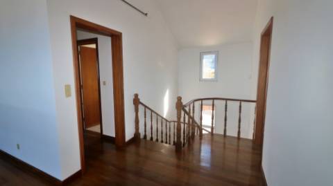 VENDA de VIVENDA - MORADIA à beira-mar, com AMPLO TERRENO, JARDIM e PISCINA - Mosteiros, Ponta Delgada, São Miguel, Açores