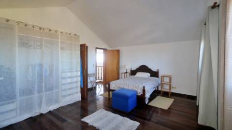 VENDA de VIVENDA - MORADIA à beira-mar, com AMPLO TERRENO, JARDIM e PISCINA - Mosteiros, Ponta Delgada, São Miguel, Açores