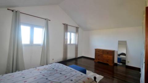 VENDA de VIVENDA - MORADIA à beira-mar, com AMPLO TERRENO, JARDIM e PISCINA - Mosteiros, Ponta Delgada, São Miguel, Açores