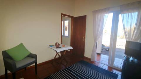 VENDA de VIVENDA - MORADIA à beira-mar, com AMPLO TERRENO, JARDIM e PISCINA - Mosteiros, Ponta Delgada, São Miguel, Açores