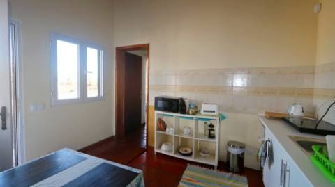 VENDA de VIVENDA - MORADIA à beira-mar, com AMPLO TERRENO, JARDIM e PISCINA - Mosteiros, Ponta Delgada, São Miguel, Açores