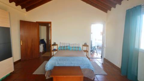 VENDA de VIVENDA - MORADIA à beira-mar, com AMPLO TERRENO, JARDIM e PISCINA - Mosteiros, Ponta Delgada, São Miguel, Açores