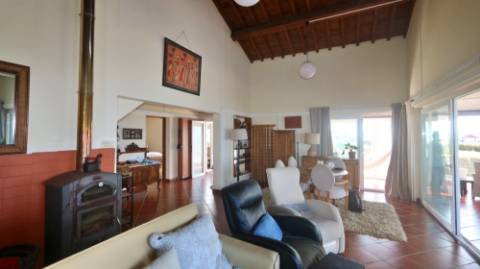 VENDA de VIVENDA - MORADIA à beira-mar, com AMPLO TERRENO, JARDIM e VISTA MAR - Mosteiros, Ponta Delgada, São Miguel, Açores