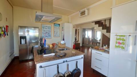 VENDA de VIVENDA - MORADIA à beira-mar, com AMPLO TERRENO, JARDIM e VISTA MAR - Mosteiros, Ponta Delgada, São Miguel, Açores