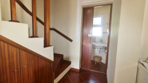 VENDA de VIVENDA - MORADIA à beira-mar, com AMPLO TERRENO, JARDIM e VISTA MAR - Mosteiros, Ponta Delgada, São Miguel, Açores