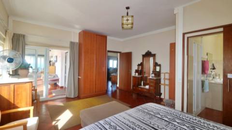 VENDA de VIVENDA - MORADIA à beira-mar, com AMPLO TERRENO, JARDIM e VISTA MAR - Mosteiros, Ponta Delgada, São Miguel, Açores