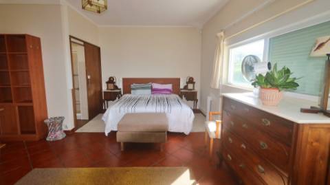 VENDA de VIVENDA - MORADIA à beira-mar, com AMPLO TERRENO, JARDIM e VISTA MAR - Mosteiros, Ponta Delgada, São Miguel, Açores