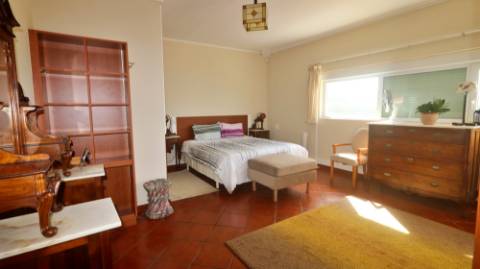 VENDA de VIVENDA - MORADIA à beira-mar, com AMPLO TERRENO, JARDIM e VISTA MAR - Mosteiros, Ponta Delgada, São Miguel, Açores