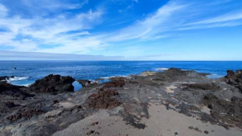 VENDA de VIVENDA - MORADIA à beira-mar, com AMPLO TERRENO, JARDIM e VISTA MAR - Mosteiros, Ponta Delgada, São Miguel, Açores